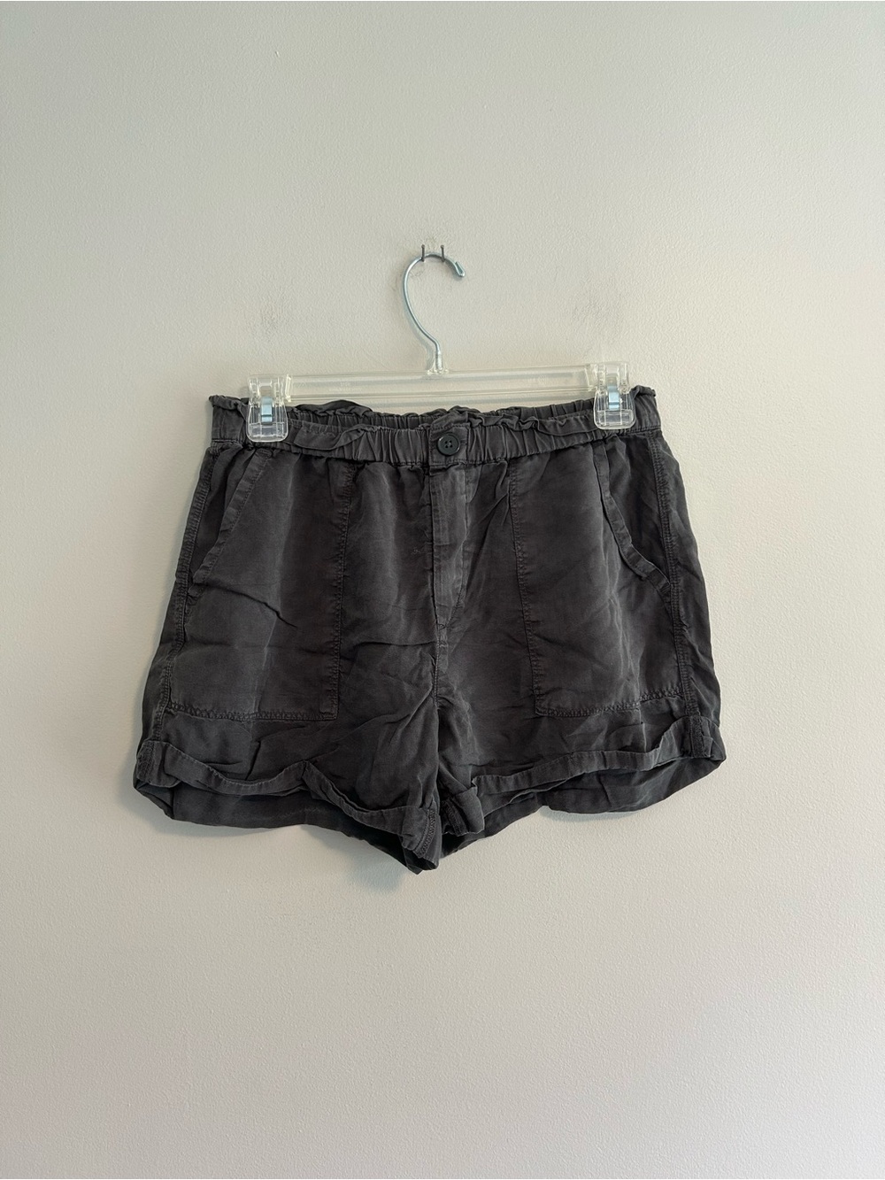 Aerie small grey flowy shorts with pockets